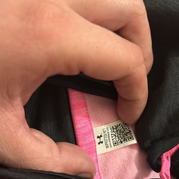 Under Armour Women's Pink and Black Sweatshirt 1/4 zipper Pretty Great condition - Picture 12 of 12